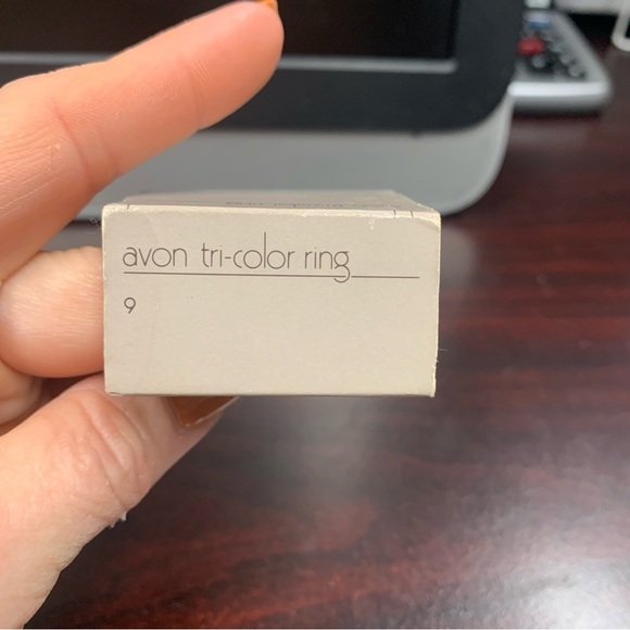 Avon tri color Gold and silver Tone Women's Ring 3 in total size 9 NIB - Picture 3 of 4